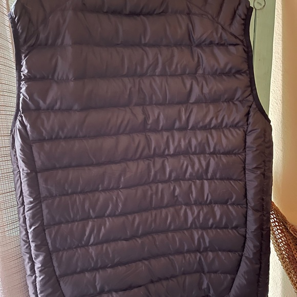Men’s GoLite Light Puffer Vest NWOT.  In perfect condition.  Never worn. - Picture 5 of 7